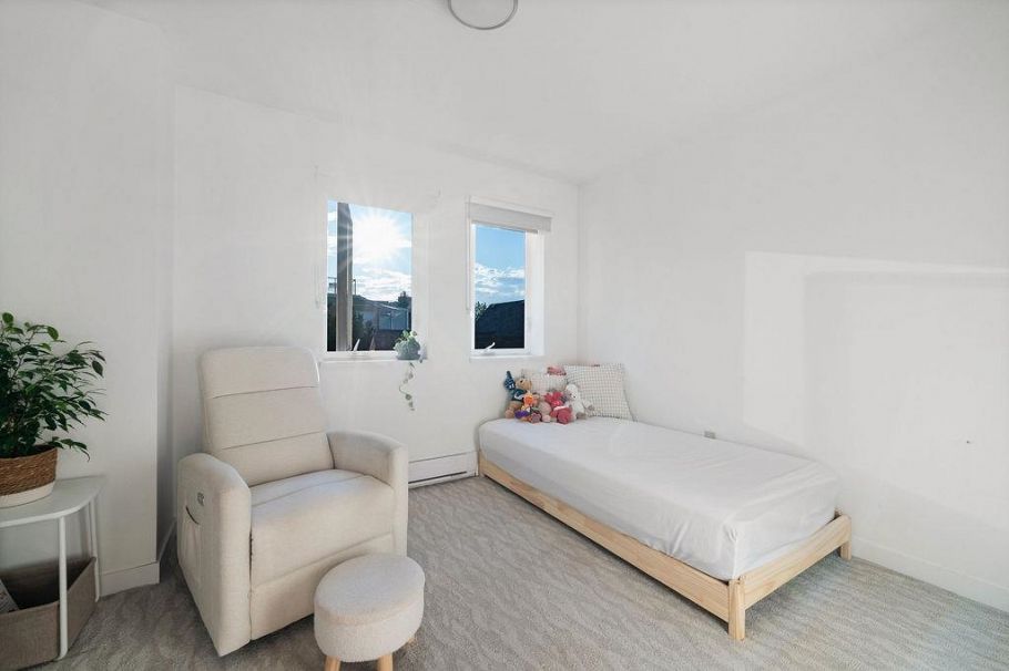 F 1244 W 7th Avenue Vancouver, BC - 10