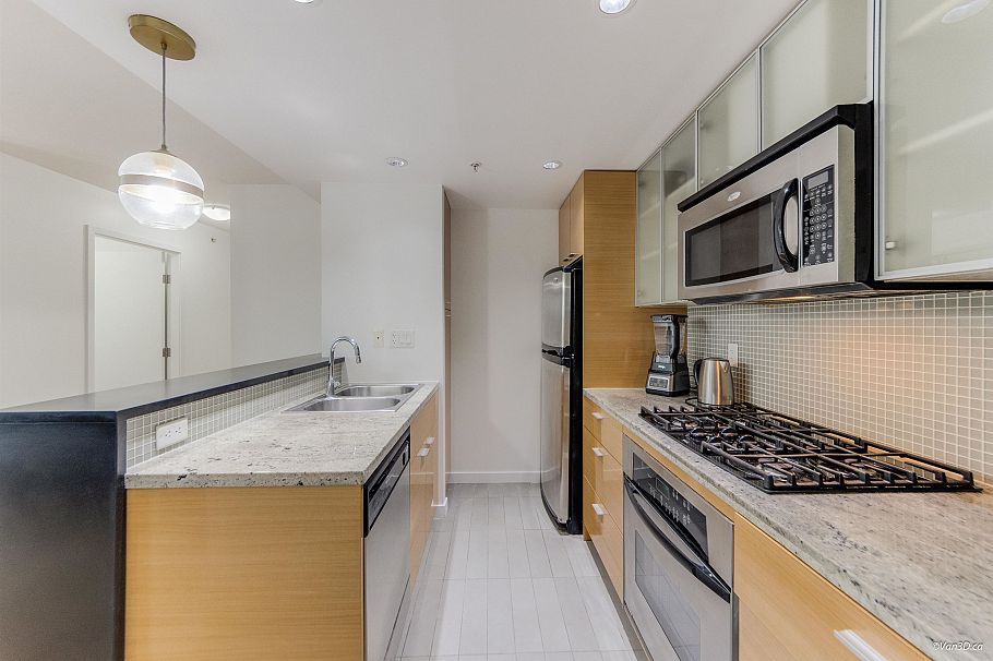 703 33 Smithe Street Vancouver, BC - 6