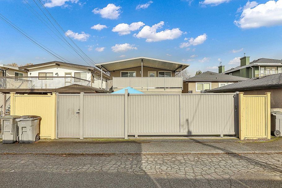 2624 Kitchener Street Vancouver, BC - 39