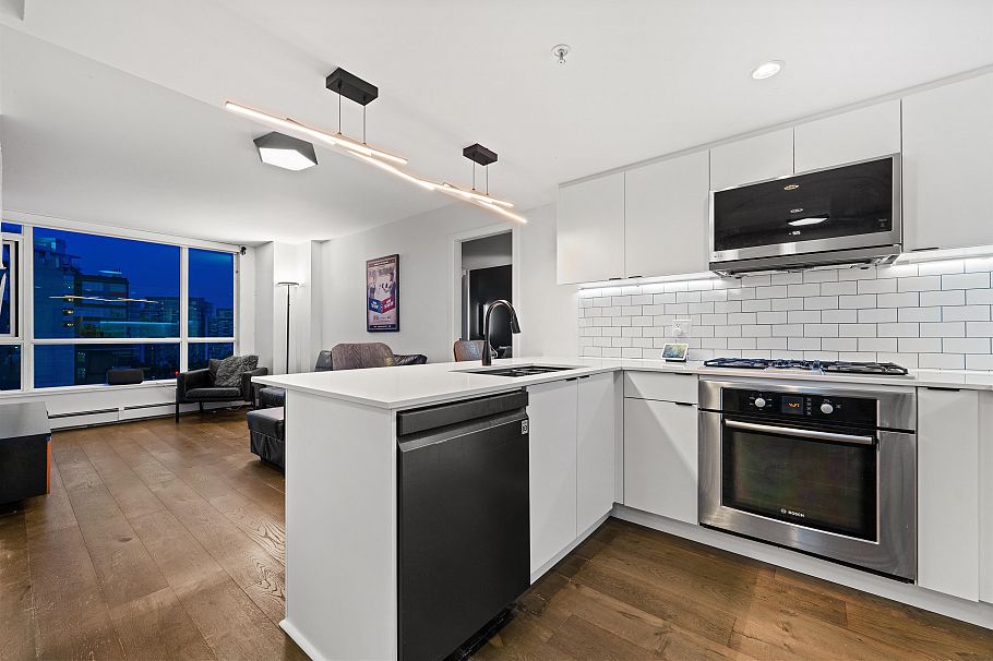 1004 1887 Crowe Street Vancouver, BC - 10