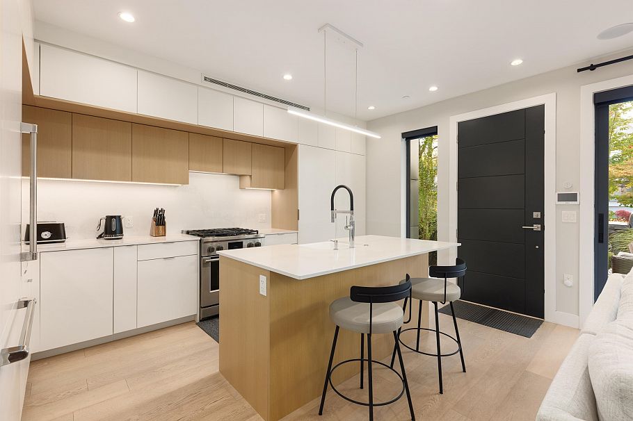 2939 W 15th Avenue Vancouver, BC - 7