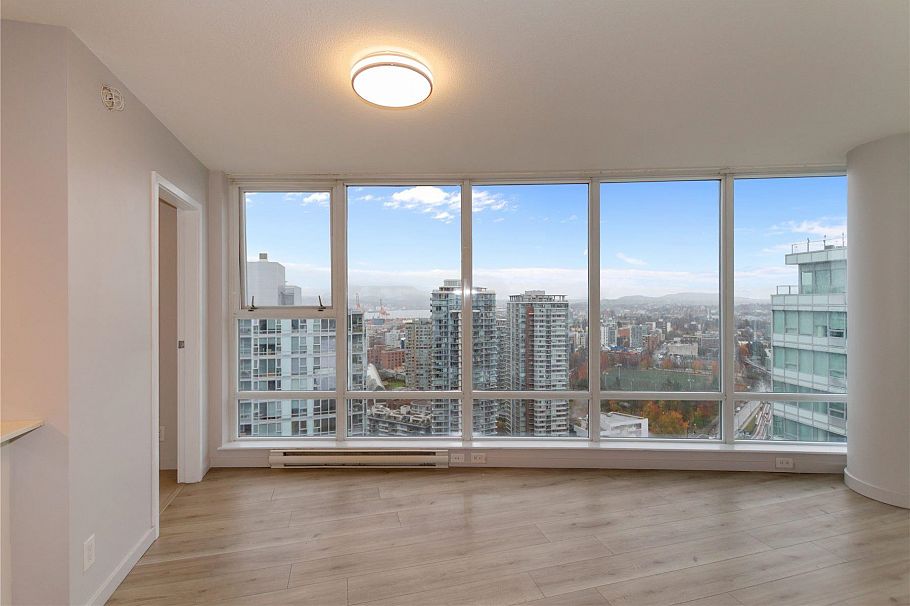 3108 111 W Georgia Street Vancouver, BC - 2