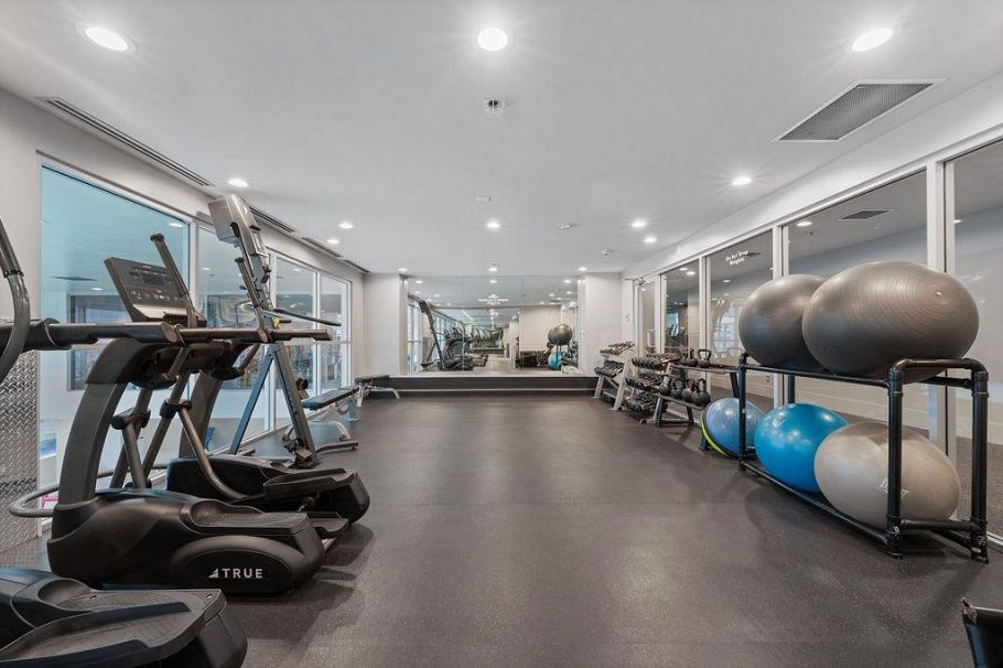 2205 111 W Georgia Street Vancouver, BC - 38