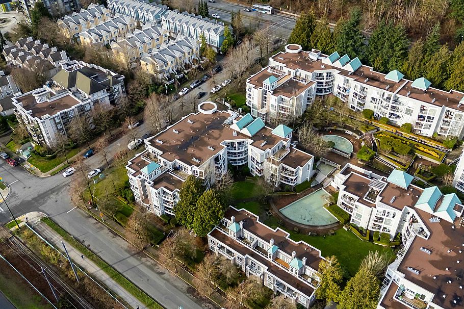 407 8460 Jellicoe Street Vancouver, BC - 30