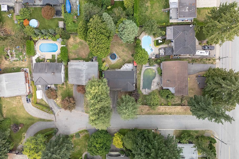 2488 Belloc Street North Vancouver, BC - 33