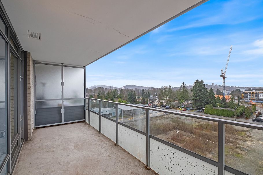 611 1500 Fern Street North Vancouver, BC - 11