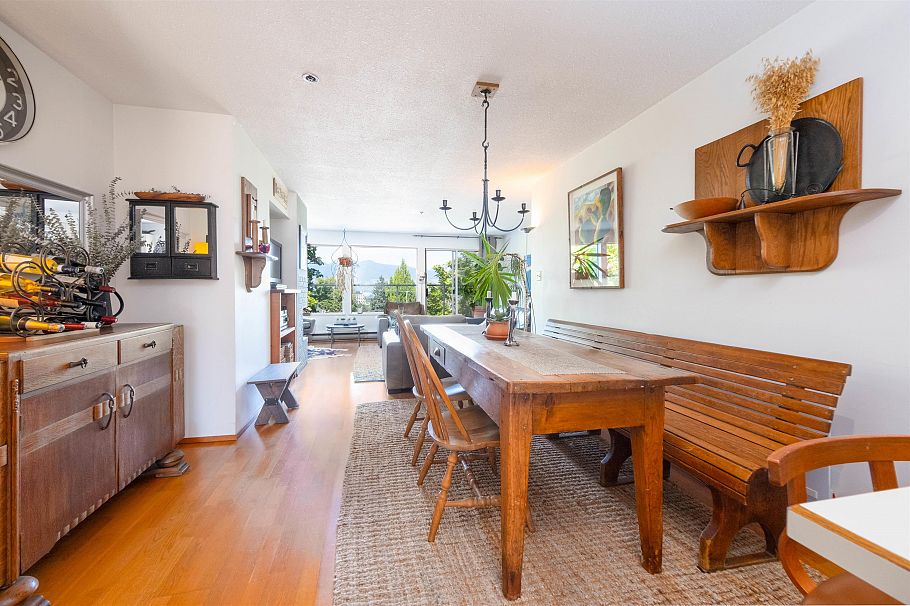 3645 W 17th Avenue Vancouver, BC - 8