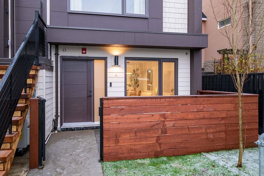 4 2667 E Pender Street Vancouver, BC - 4