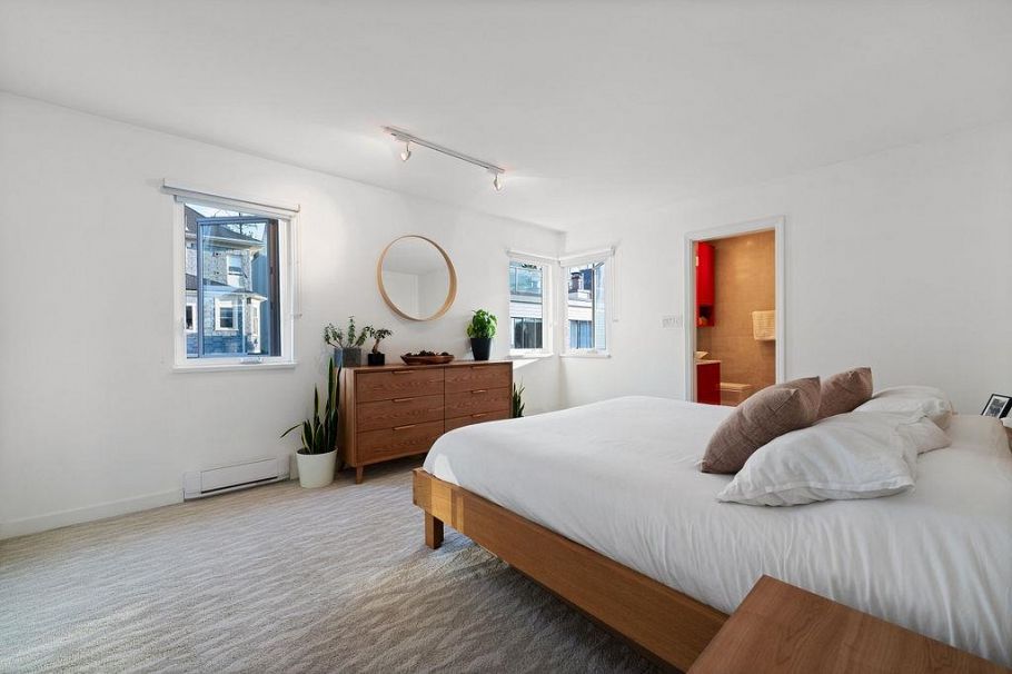 F 1244 W 7th Avenue Vancouver, BC - 12