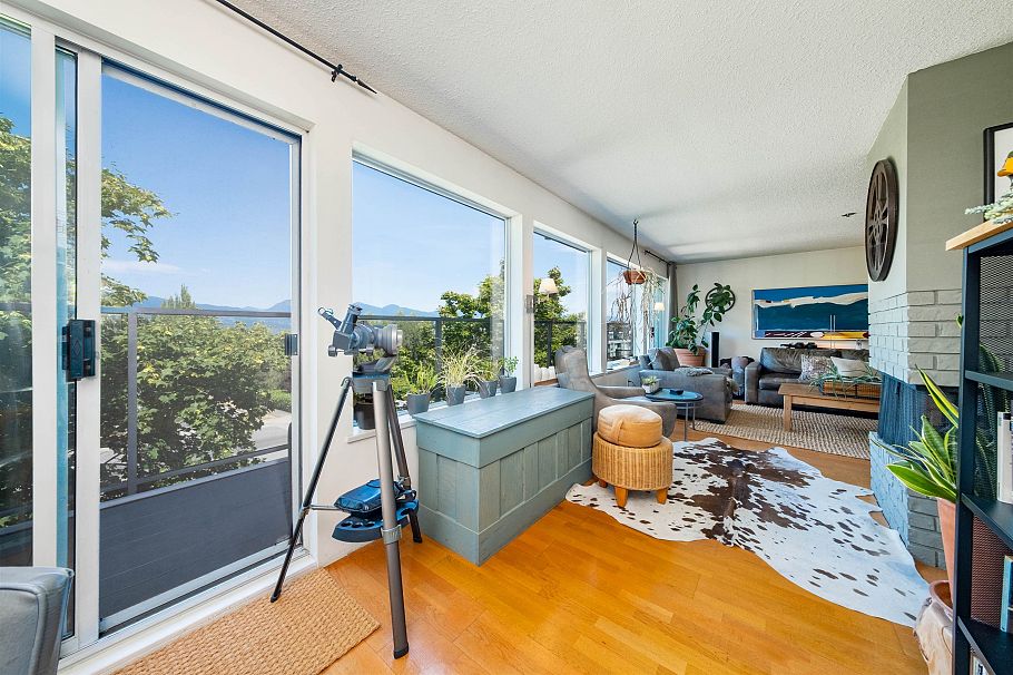 3645 W 17th Avenue Vancouver, BC - 10