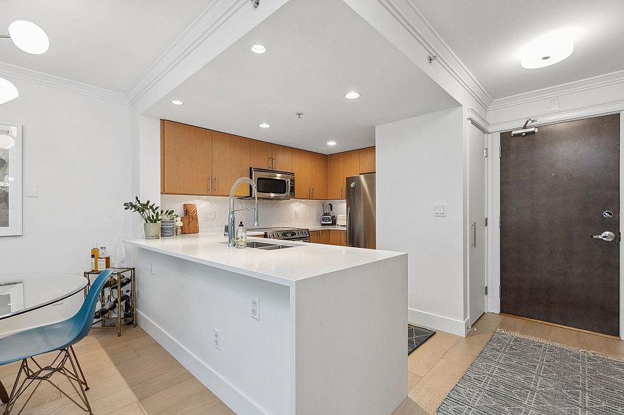 507 125 Milross Avenue Vancouver, BC - 3