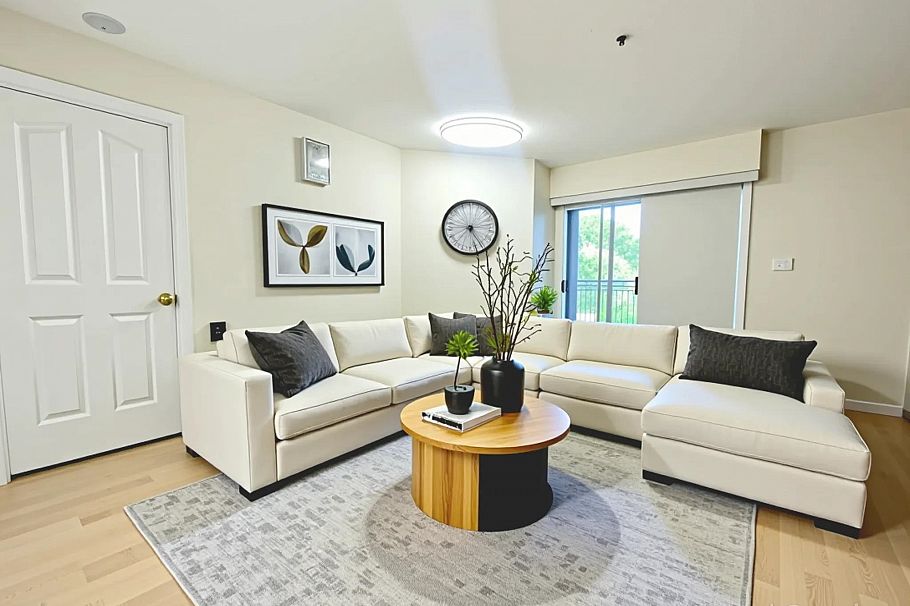 201 3680 Rae Avenue Vancouver, BC - 3