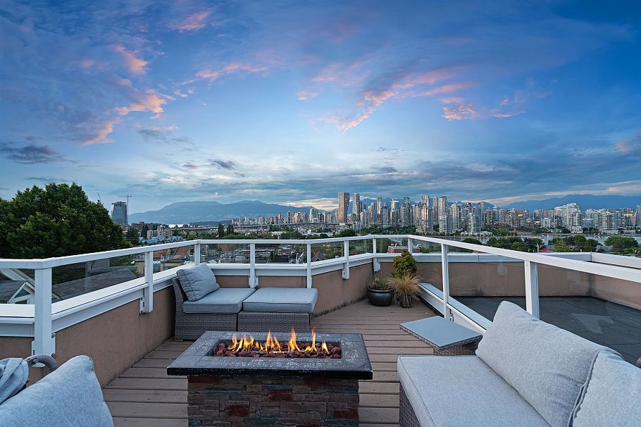 F 1244 W 7th Avenue Vancouver, BC - 1