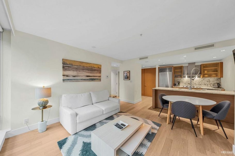 3307 1111 Alberni Street Vancouver, BC - 4