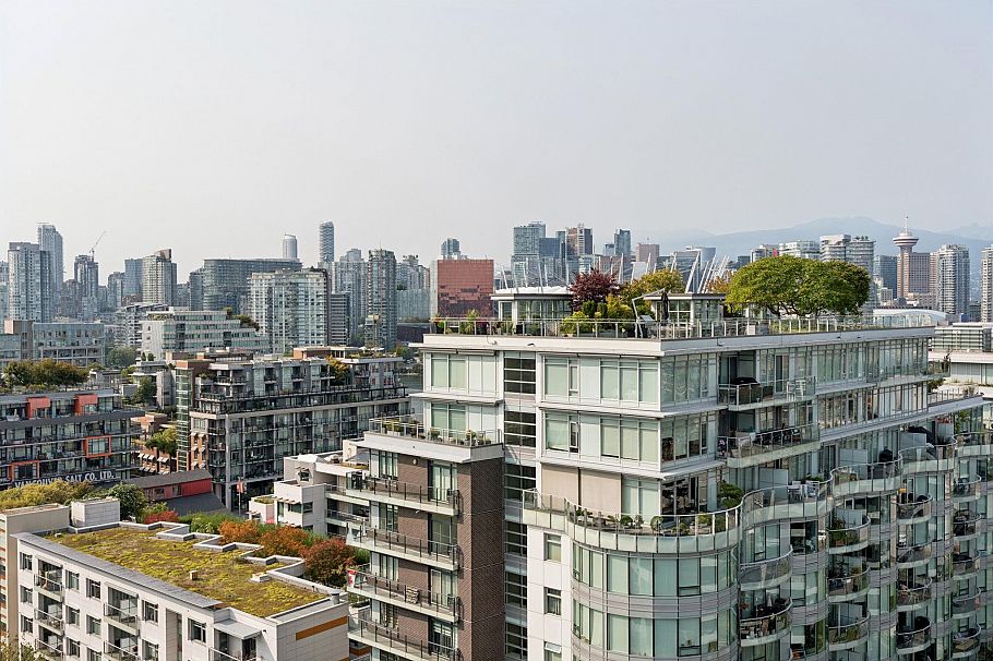 1505 1708 Ontario Street Vancouver, BC - 2