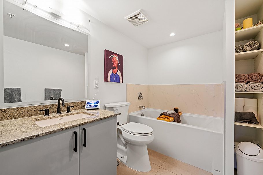 1004 1887 Crowe Street Vancouver, BC - 15