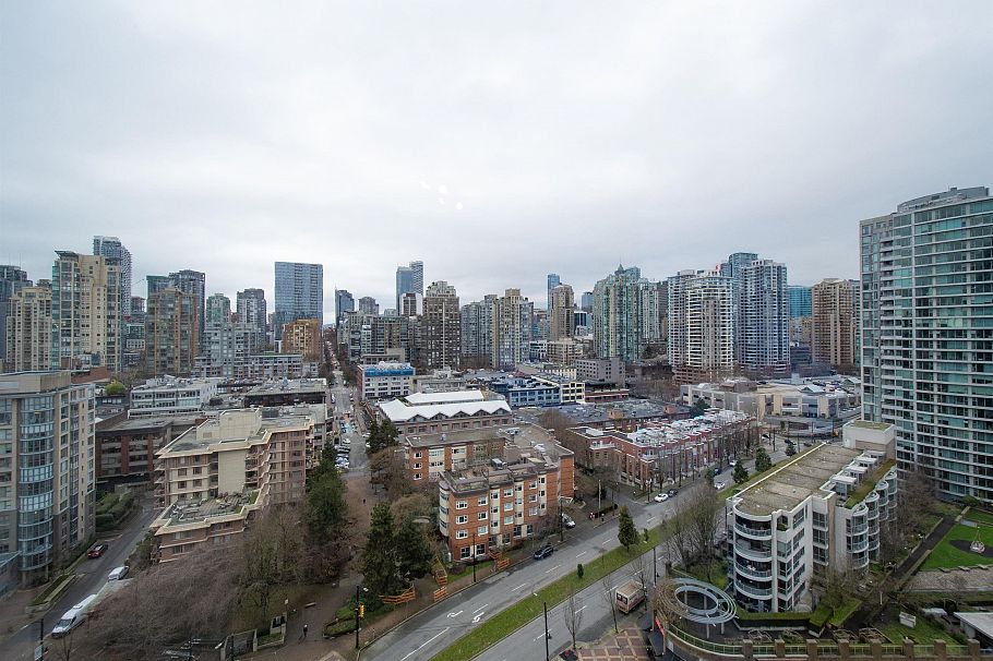 2105 193 Aquarius Mews Vancouver, BC - 20