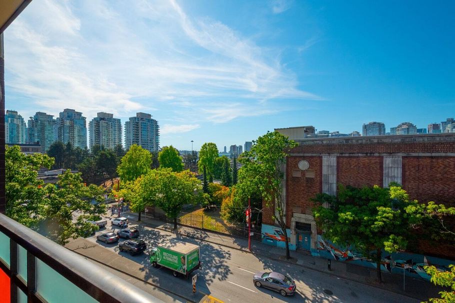 503 718 Main Street Vancouver, BC - 2