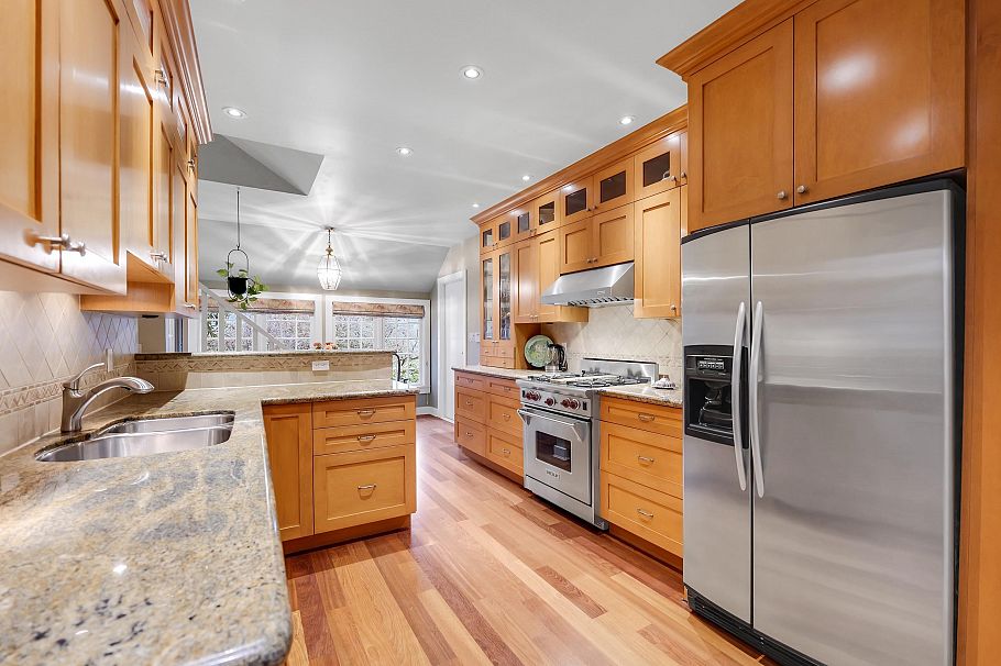 1509 Mahon Avenue North Vancouver, BC - 2