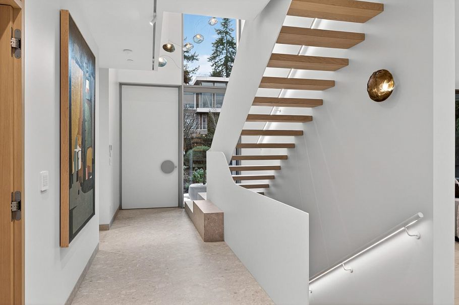 4521 Langara Avenue Vancouver, BC - 3