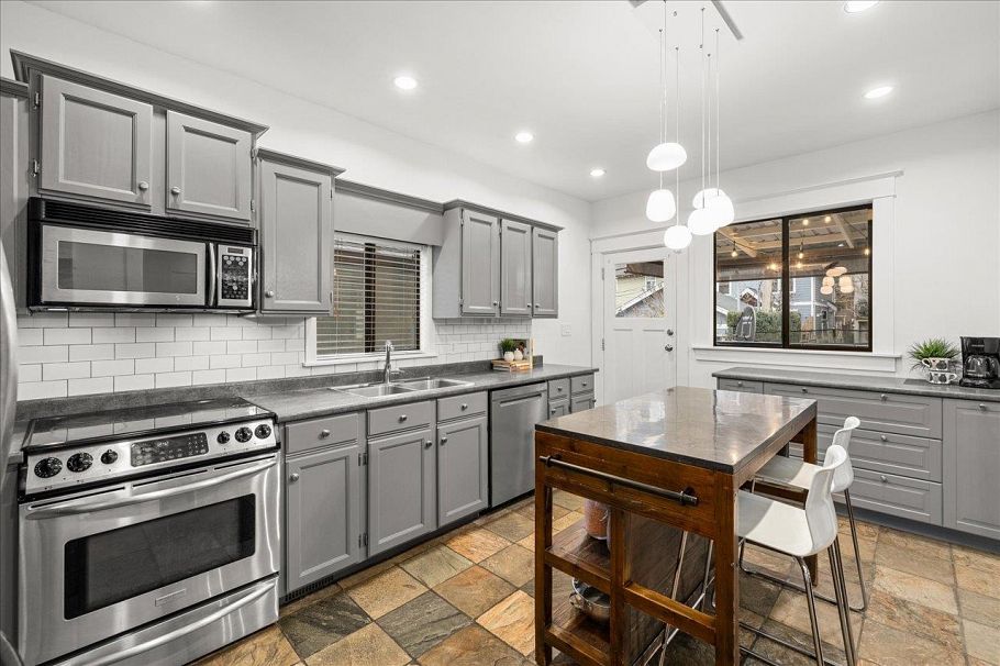 2029 Graveley Street Vancouver, BC - 13