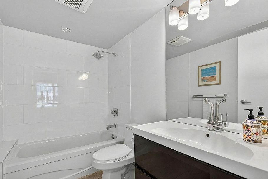 603 1625 Hornby Street Vancouver, BC - 21