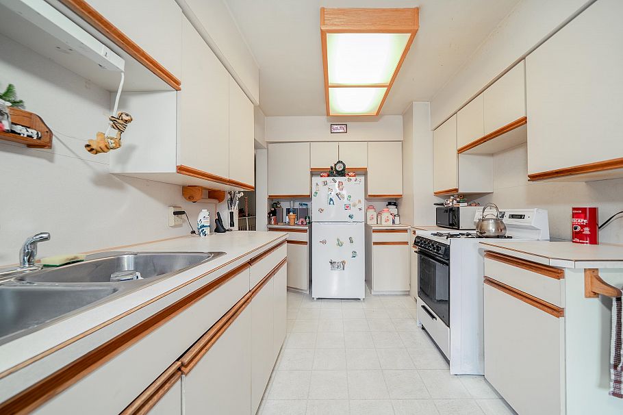 4277 Castlewood Crescent Burnaby, BC - 12