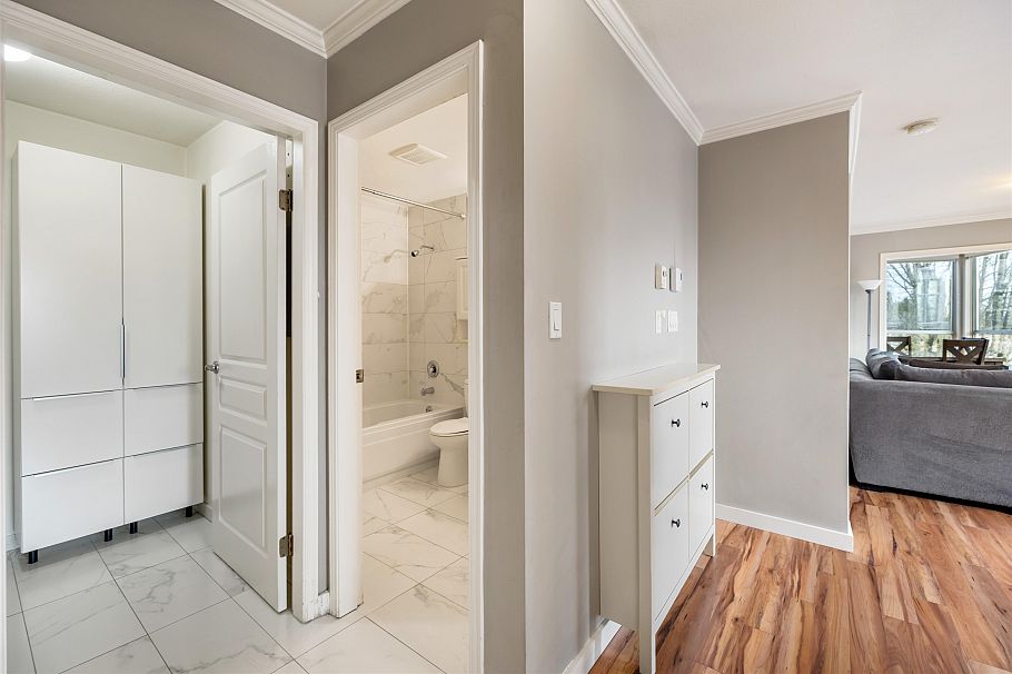 407 8460 Jellicoe Street Vancouver, BC - 2