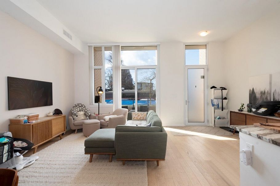 2063 W 10th Avenue Vancouver, BC - 9