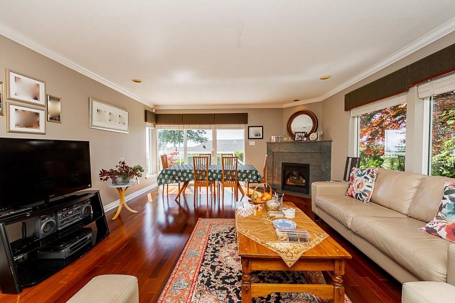 180 W Osborne Road North Vancouver, BC - 10