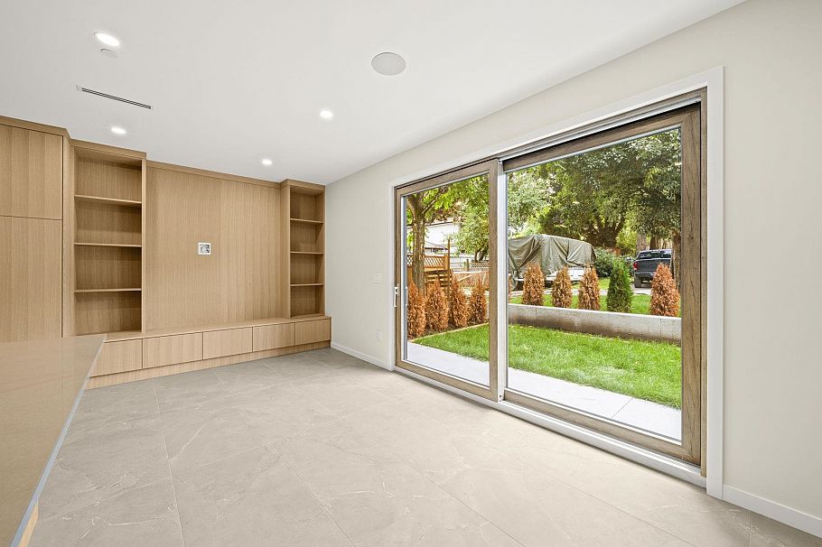 1 2091 E 20th Avenue Vancouver, BC - 7