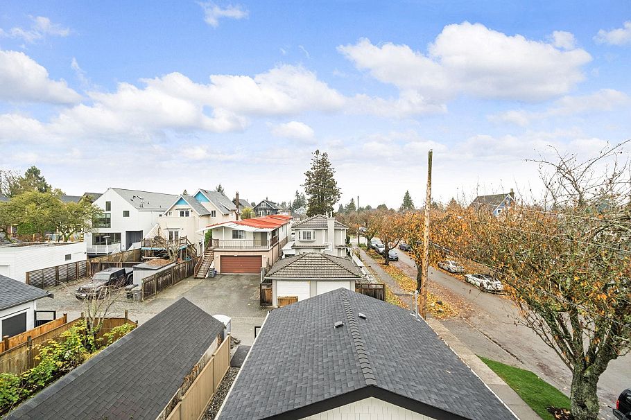 2965 Glen Drive Vancouver, BC - 33