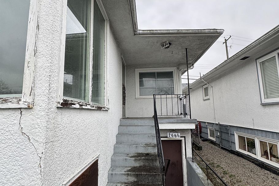 7654 Fraser Street Vancouver, BC - 3