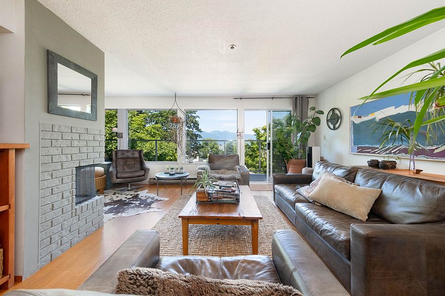 3645 W 17th Avenue Vancouver, BC - 4