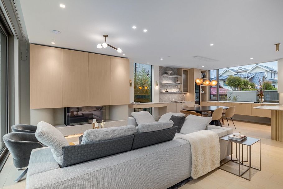 4521 Langara Avenue Vancouver, BC - 4