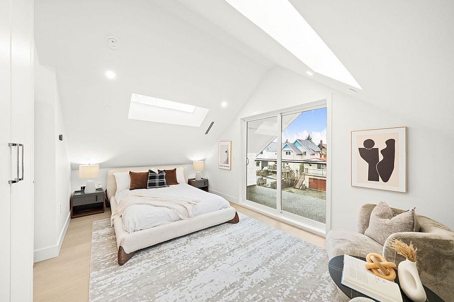 2965 Glen Drive Vancouver, BC - 26