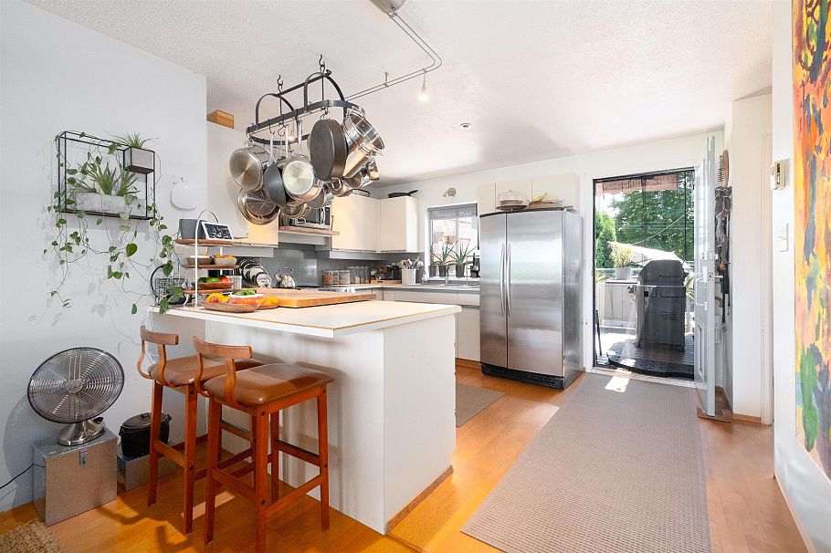 3645 W 17th Avenue Vancouver, BC - 7