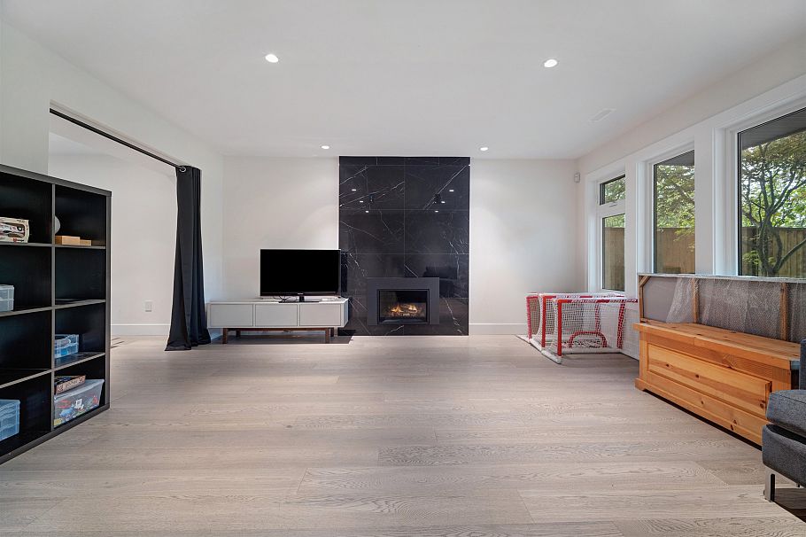 2488 Belloc Street North Vancouver, BC - 21