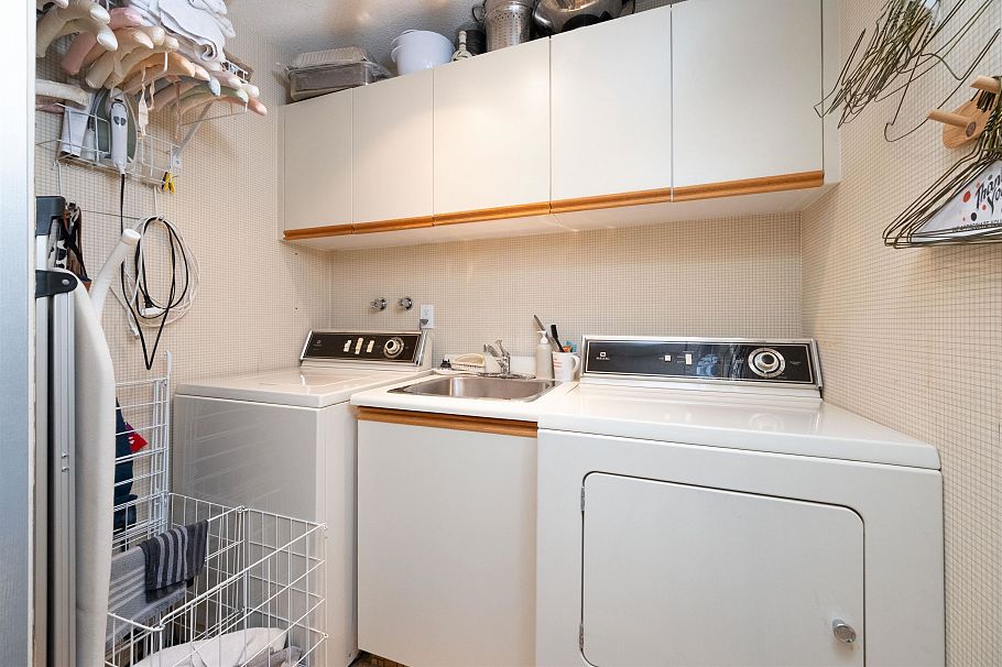 3645 W 17th Avenue Vancouver, BC - 24