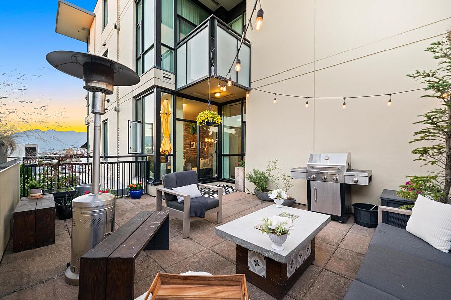 207 2515 Ontario Street Vancouver, BC - 1