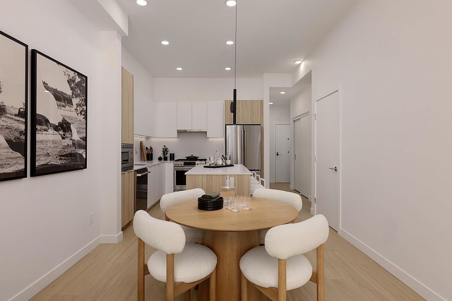 204 2450 Garden Drive Vancouver, BC - 4