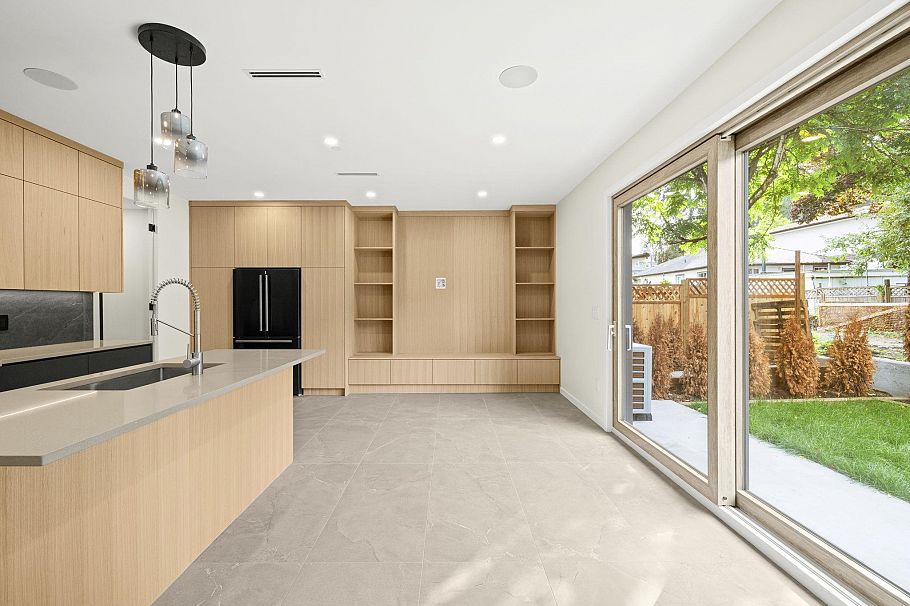 1 2091 E 20th Avenue Vancouver, BC - 6