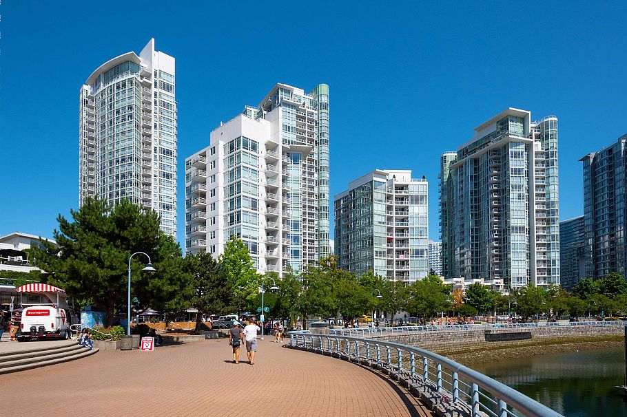 2105 193 Aquarius Mews Vancouver, BC - 30