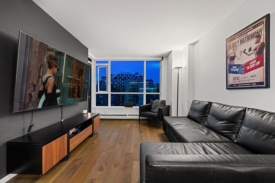 1004 1887 Crowe Street Vancouver, BC - 2