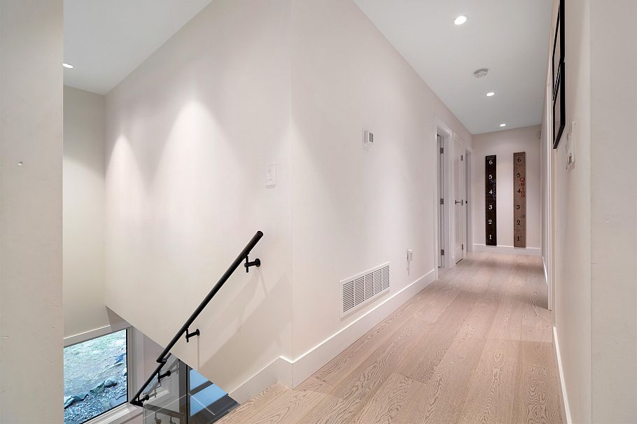 2488 Belloc Street North Vancouver, BC - 12