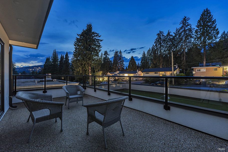 929 Canyon Boulevard North Vancouver, BC - 19