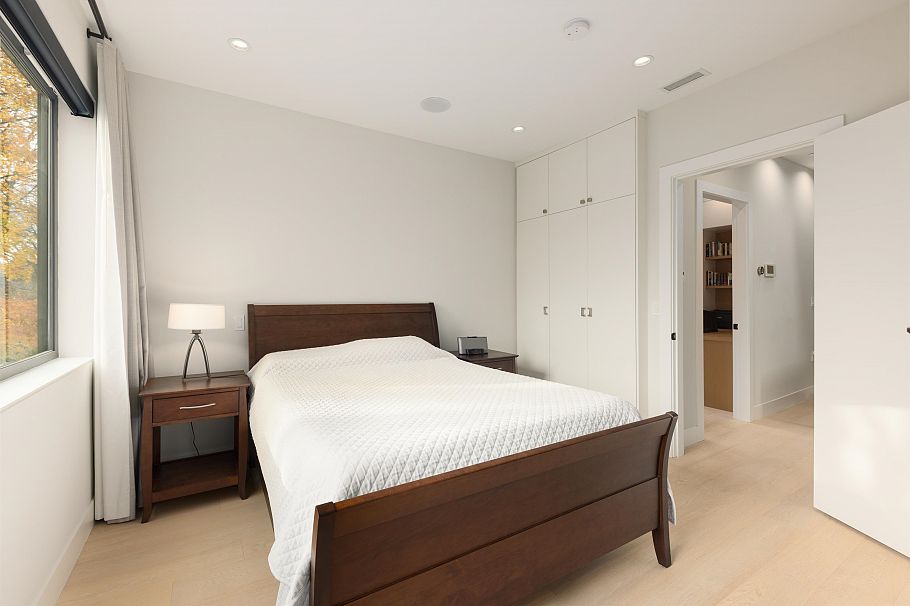 2939 W 15th Avenue Vancouver, BC - 22