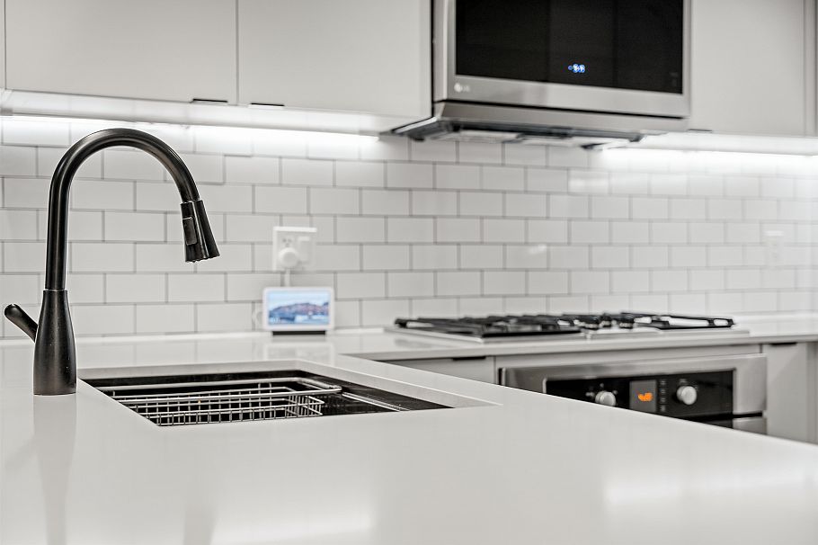 1004 1887 Crowe Street Vancouver, BC - 11