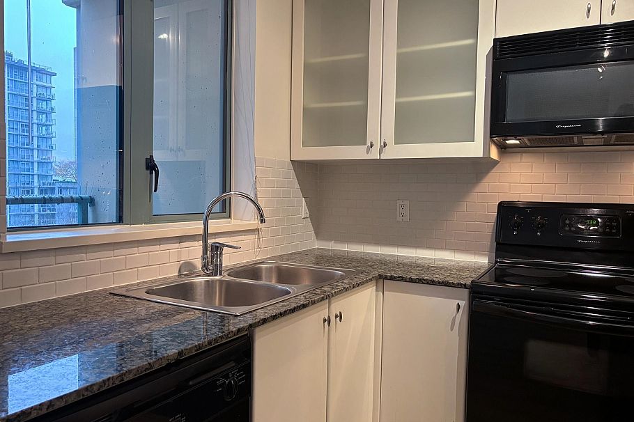 703 1238 Burrard Street Vancouver, BC - 13