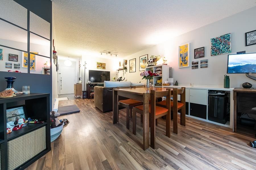 209 1345 Comox Street Vancouver, BC - 3